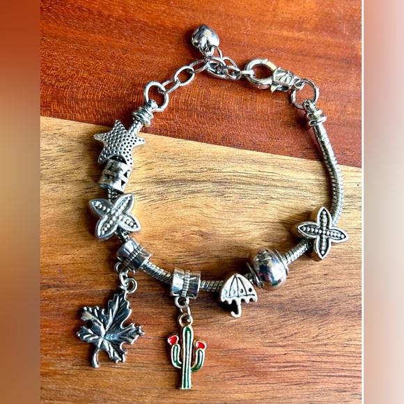 925 Sterling Silver Whimsical Charm Bracelet Star Maple Cactus Umbrella & Clover - Picture 6 of 11
